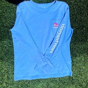 Long sleeve Vineyard Vines ski shirt.